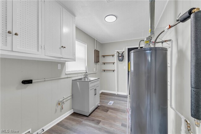Building Photo - 4026 W 144th St