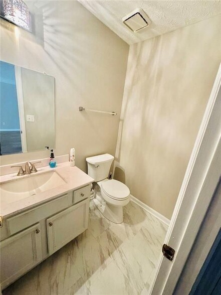 Building Photo - 146 Willow Stream Ct