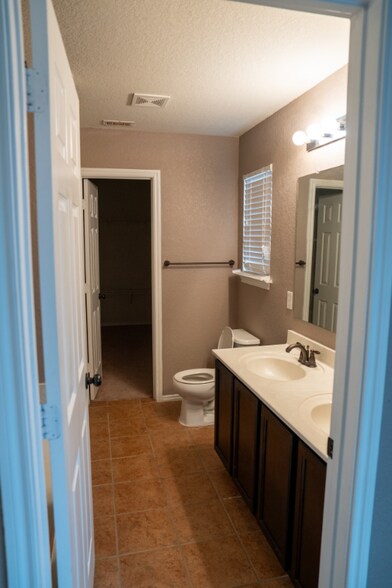 Building Photo - 219 Palma Noce