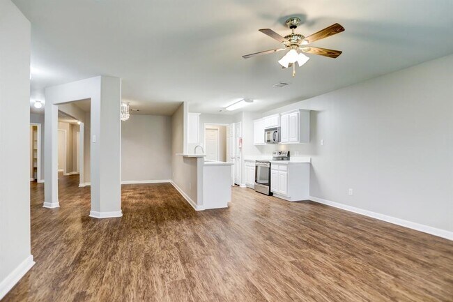 Building Photo - 4210 Medina River Loop