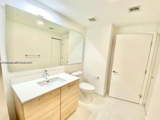 Building Photo - 16385 Biscayne Blvd