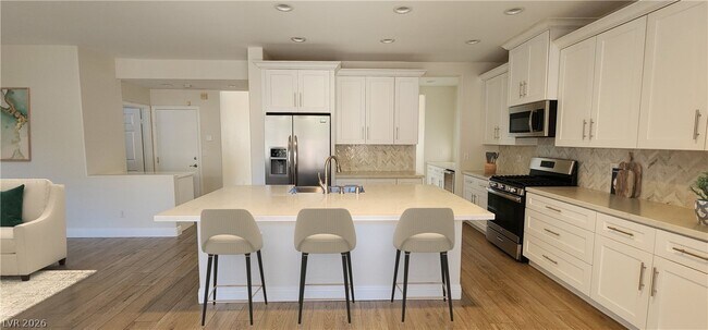 Building Photo - 618 Beverly Arbor Ave