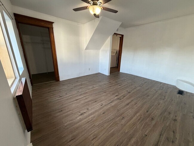 Building Photo - 705 McLean Ave