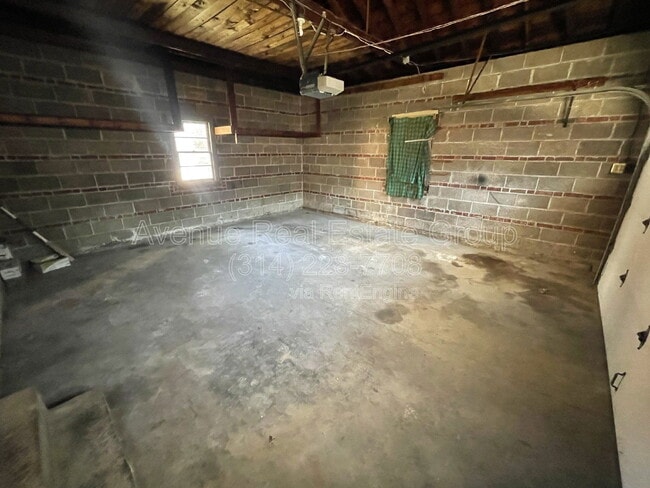 Building Photo - 2944 Moniteau Dr