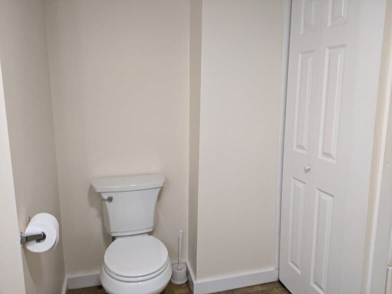 Building Photo - 42 McCrea St