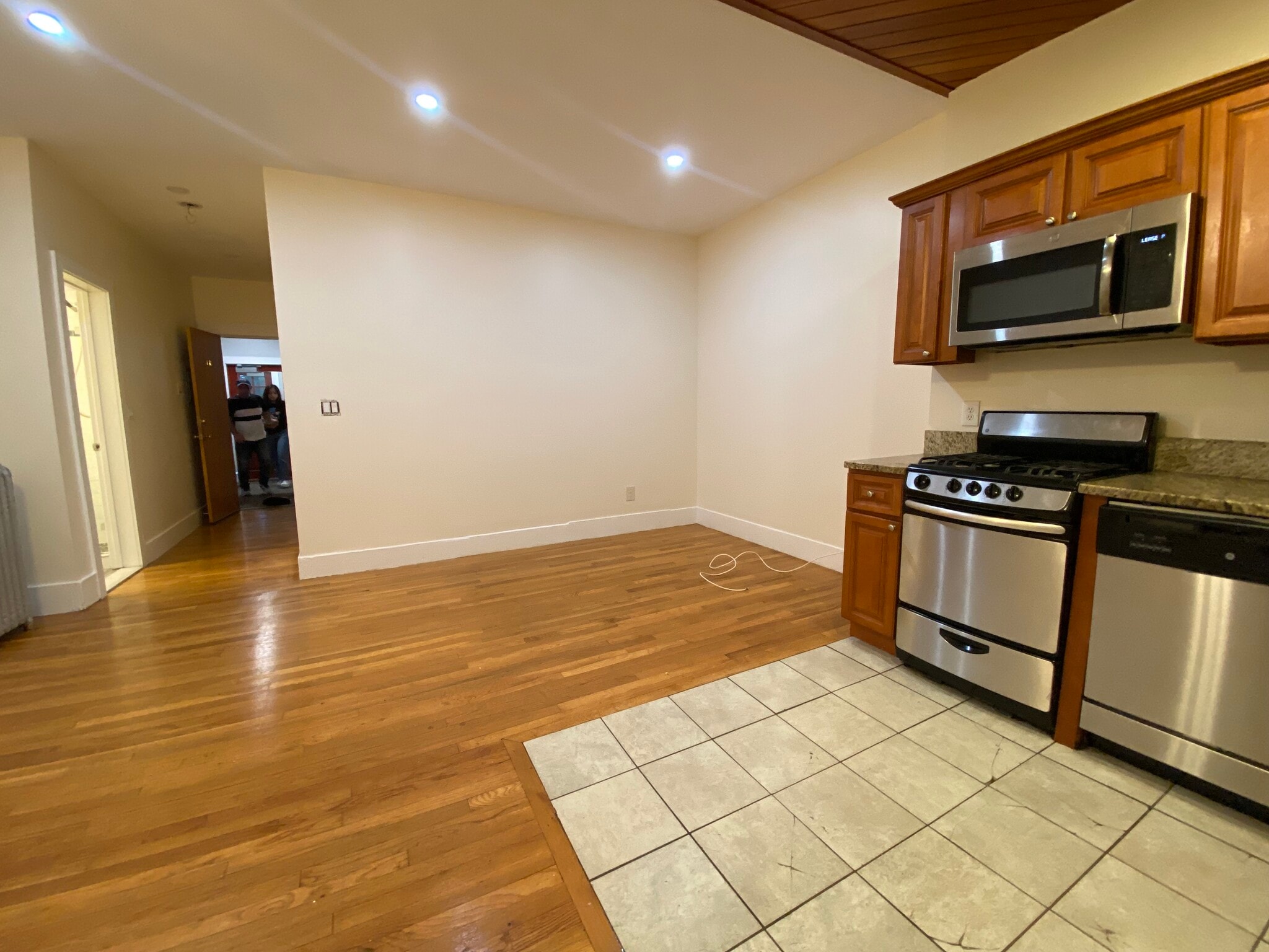 Building Photo - 210 Hemenway St