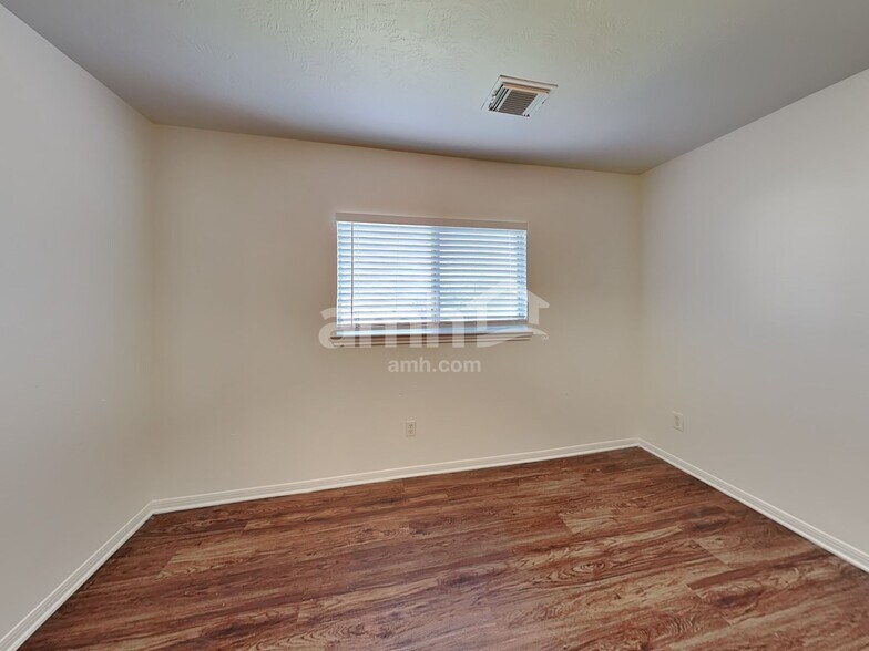 Building Photo - 3927 Dogwood Bough Ln