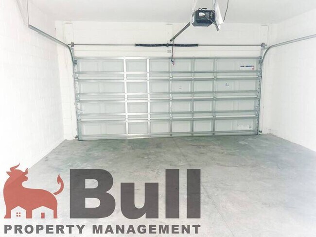 Building Photo - 2786 Fitness St