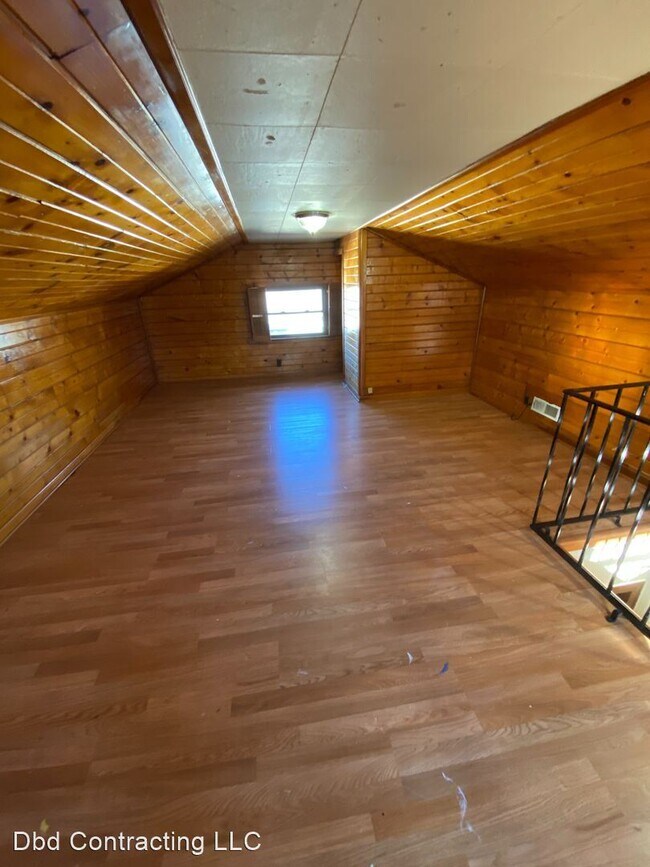 Building Photo - 3 br, 1 bath House - 1710 W Spring St