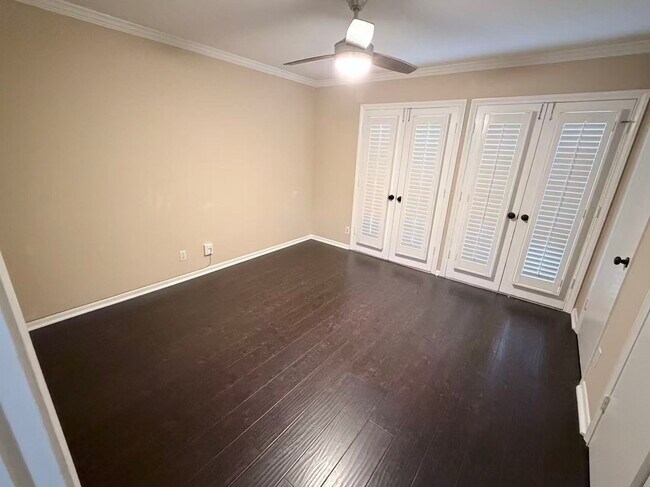 Building Photo - 12743 Huntingwick Dr