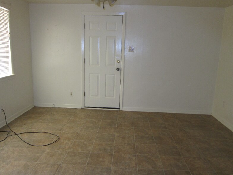 Building Photo - 3587 FM 2208