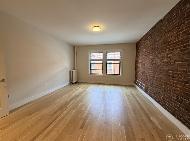 Building Photo - 9 Stearns Rd