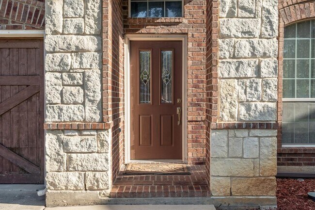 Building Photo - 910 Waterside Dr