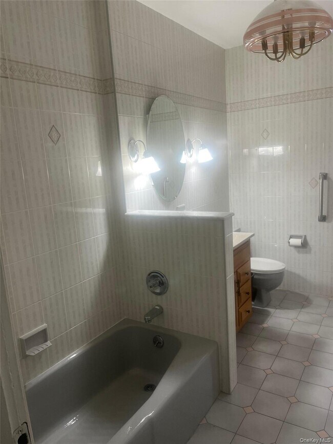 Building Photo - 109-33 Francis Lewis Blvd