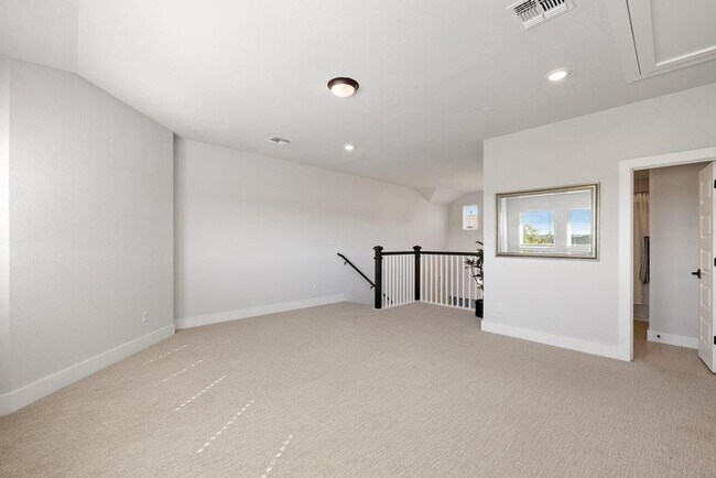 Building Photo - 1005 Sage Thrasher Cir