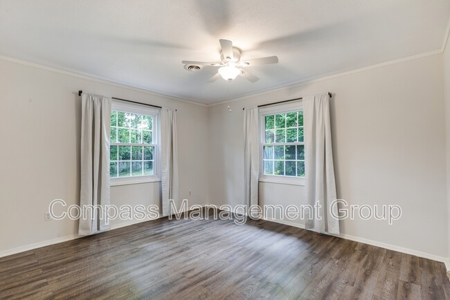 Building Photo - 1125 Timbergrove Dr