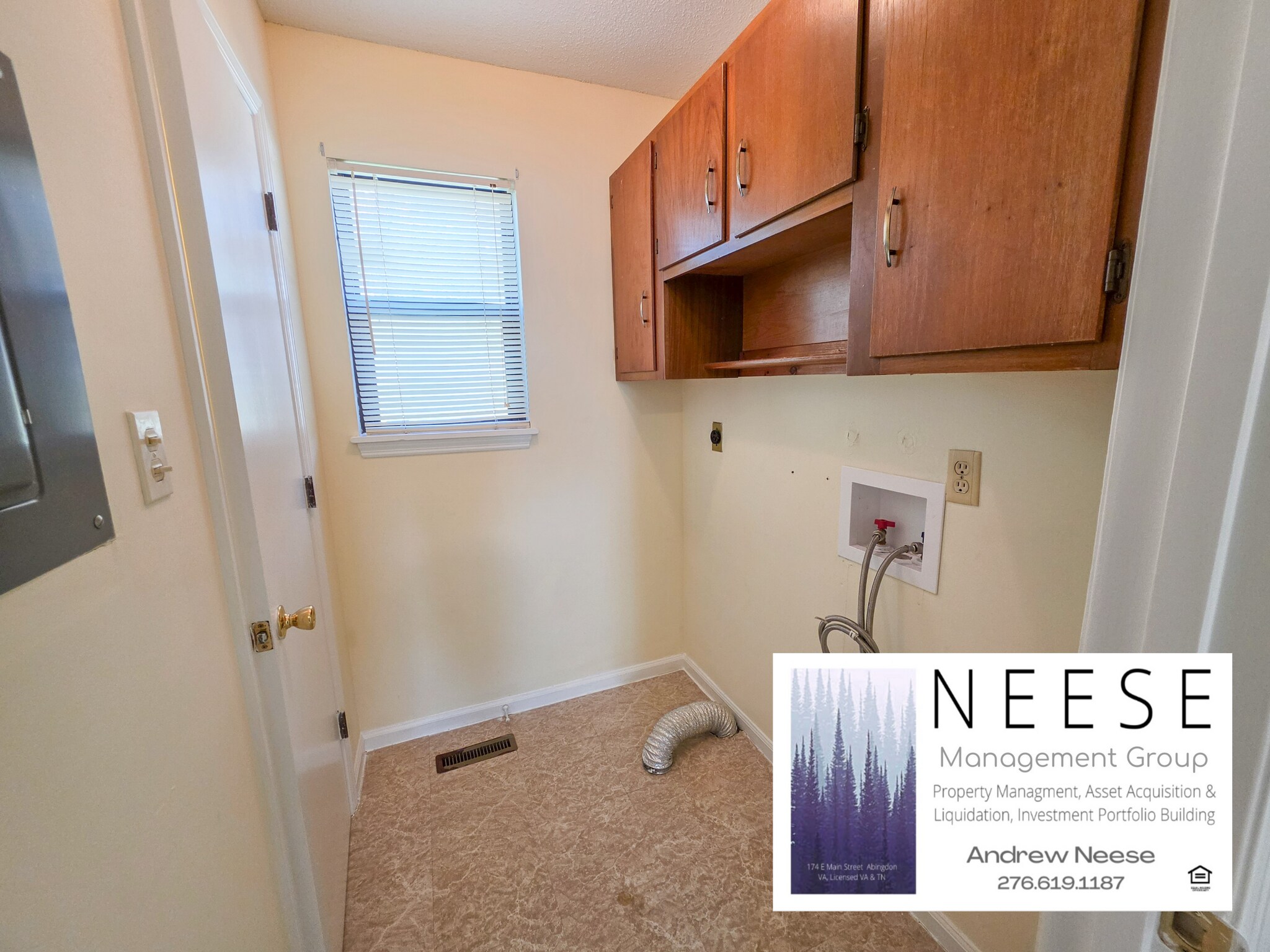 Building Photo - 100 Ivy Ln