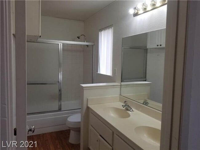 Building Photo - NW 3 Bedroom!