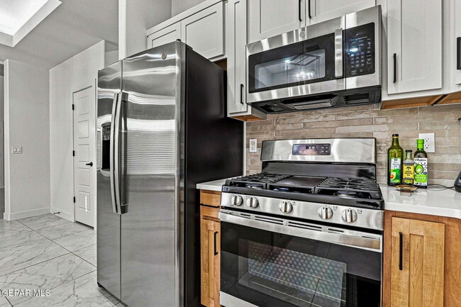 Building Photo - 7420 Norte Vly Ln