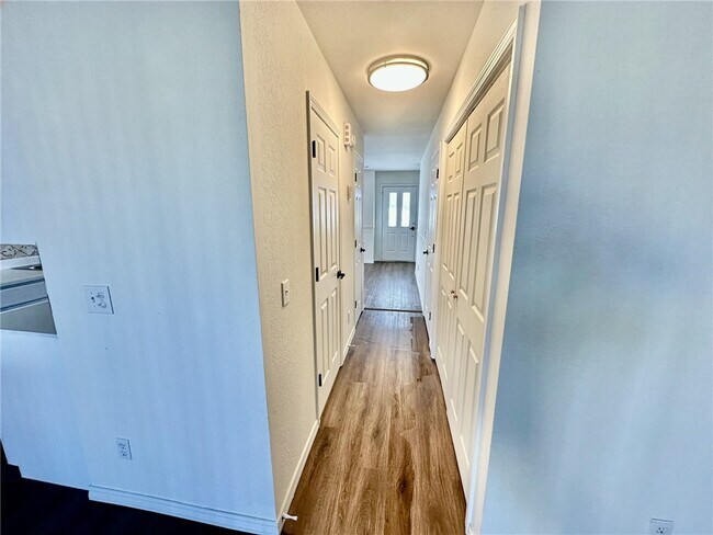 Building Photo - 1244 SW Elm Tree Rd