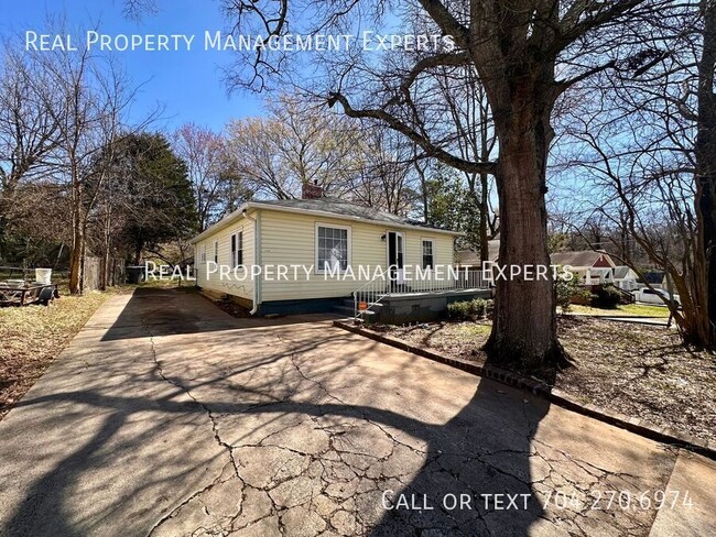 Building Photo - 3115 Amay James Ave