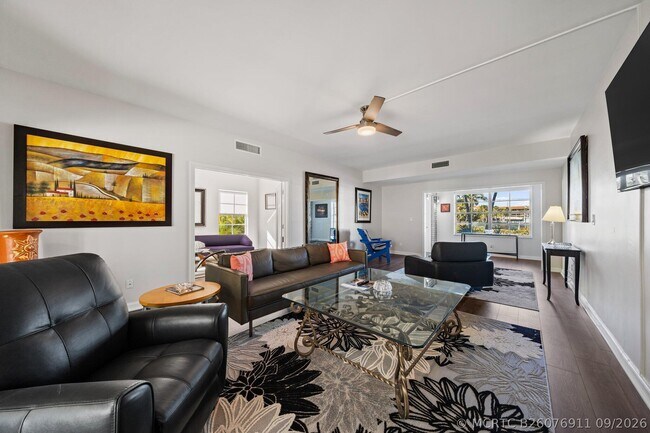 Building Photo - 130 Yacht Club Dr