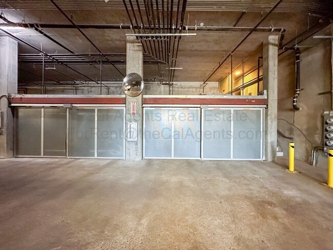 Building Photo - 2747 San Pablo Ave