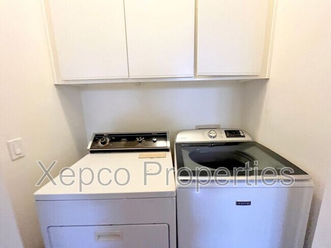 Building Photo - 42451 Saladin Dr