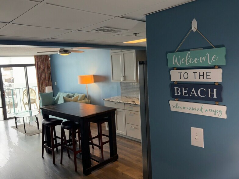 Building Photo - 201 74th Ave N