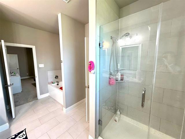 Building Photo - 402 Coyote Creek Dr