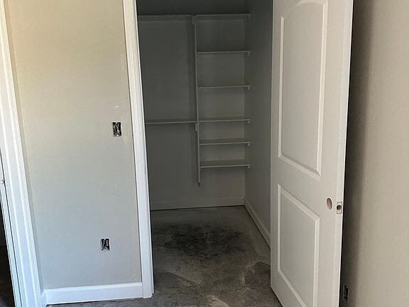 Building Photo - 212 S Elm St