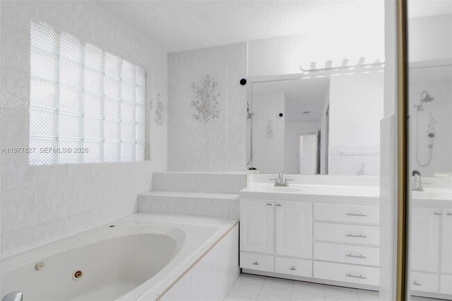 Building Photo - 10031 SW 147th Pl