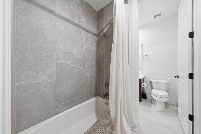 Building Photo - 6570 S Bogle Ave