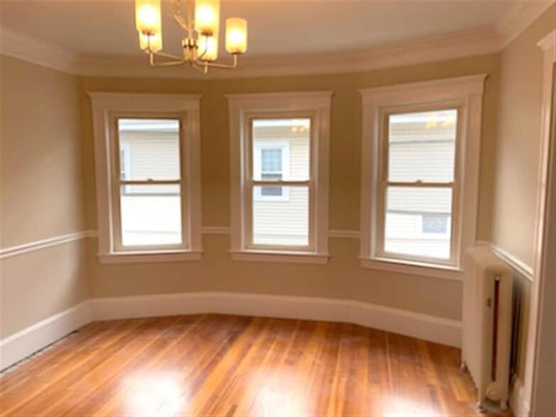 Building Photo - 35 Trowbridge St