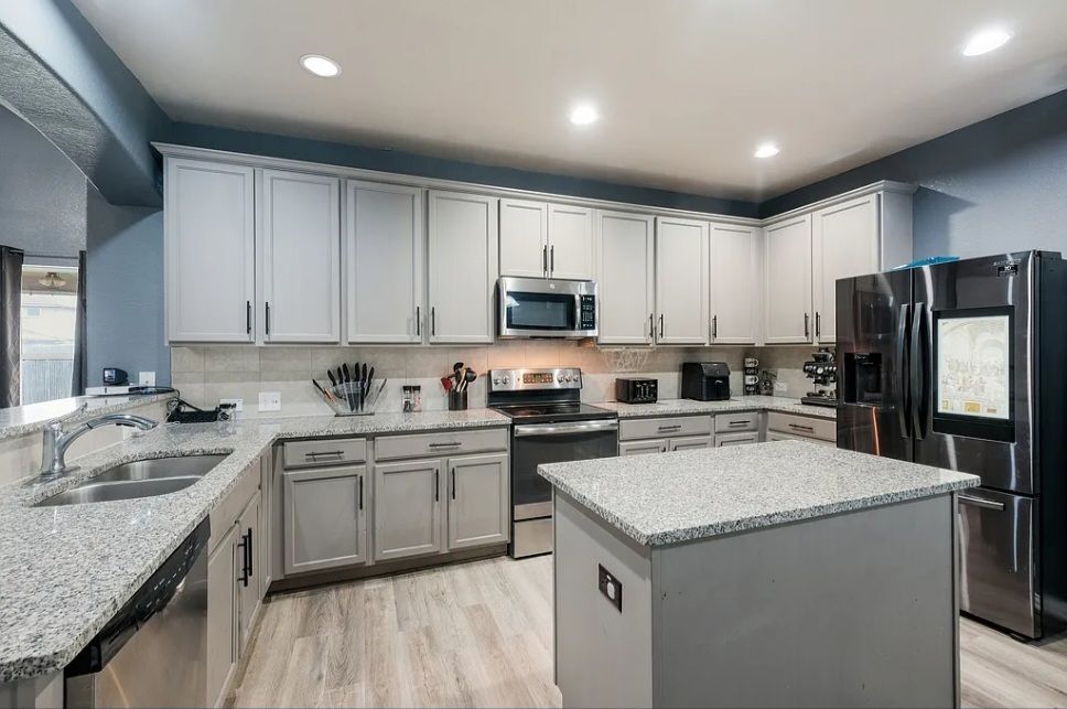 Building Photo - 8252 Breezy Cv