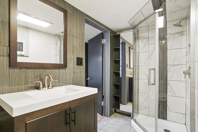 Building Photo - Charming 1 Bedroom  Retreat in the Heart of Denver