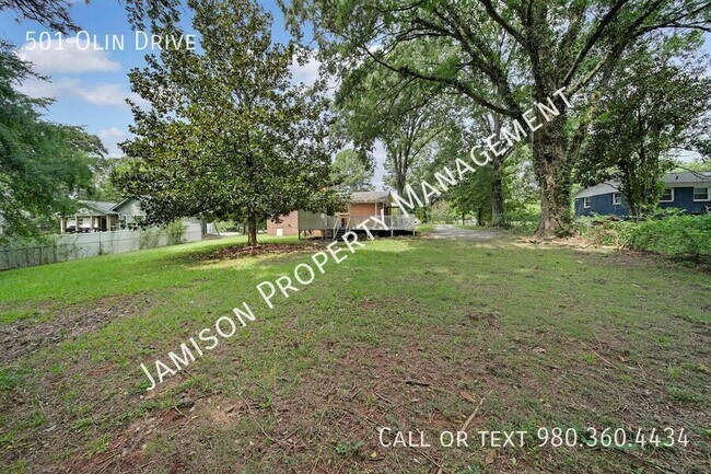 Building Photo - 501 Olin Dr