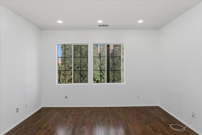 Building Photo - Prime Riverside Location Near La Sierra University + Community Amenities