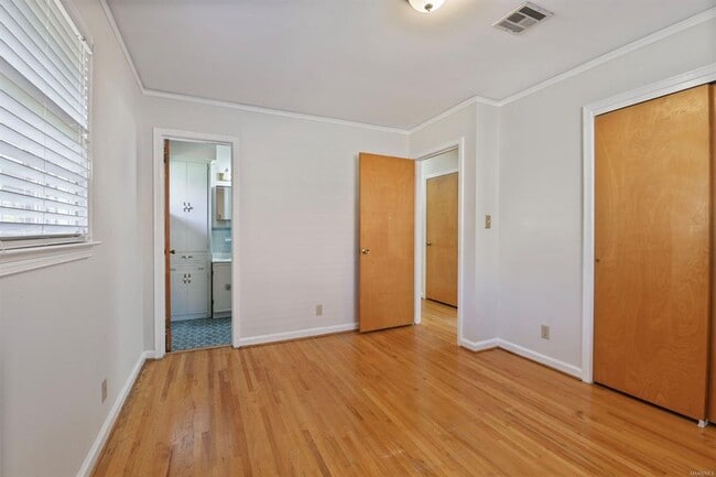 Building Photo - 839 Greg Dr