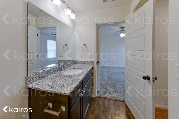 Building Photo - 202 Fieldstone Cir