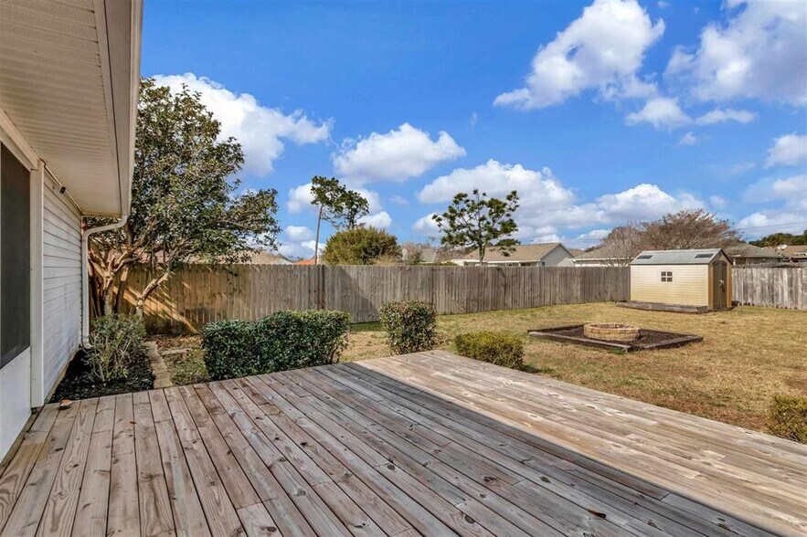 Building Photo - 8560 High School Blvd