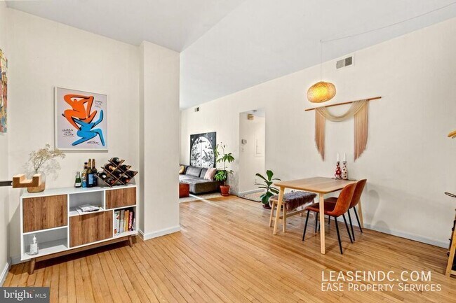 Building Photo - 1930 New Hampshire Ave NW