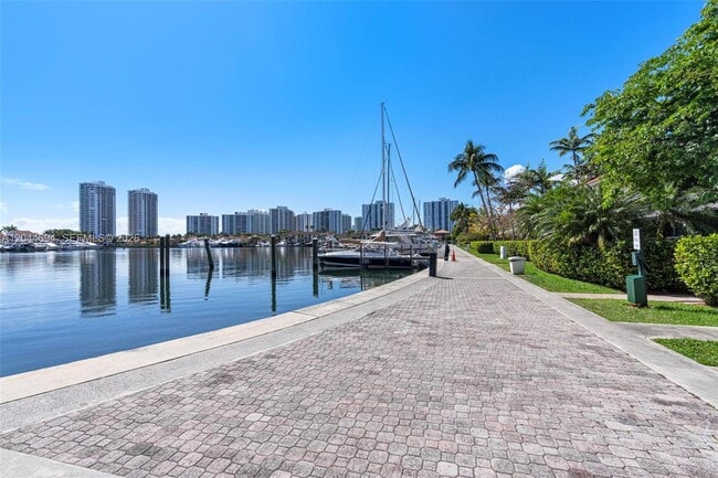 Building Photo - 21145 Helmsman Dr
