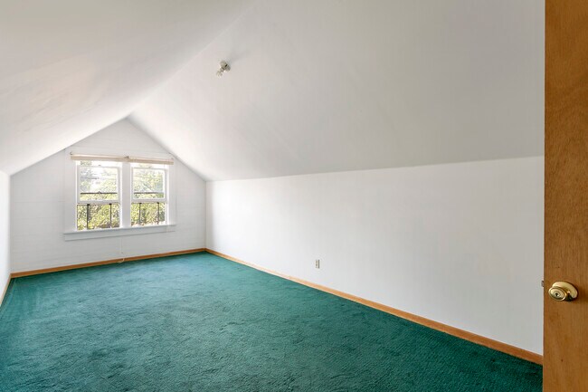 Building Photo - 4216 Southeast 37th Avenue