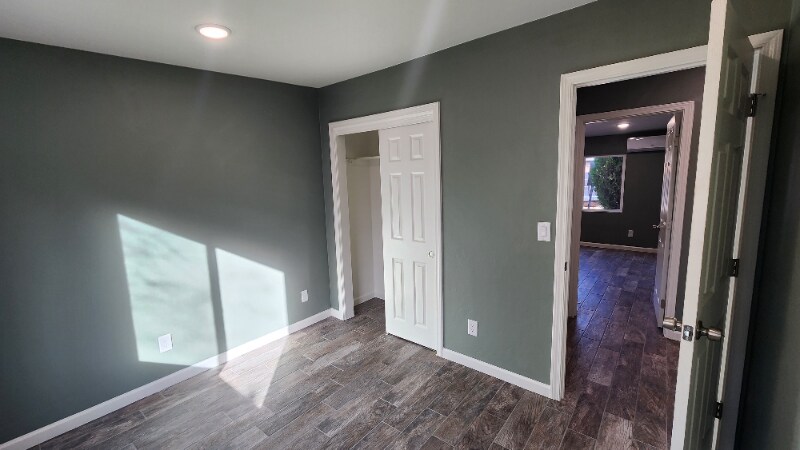 Building Photo - 3438 E Monte Vista Dr