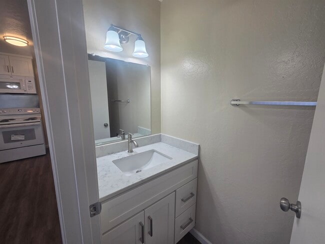 Building Photo - 20077 Redwood Rd