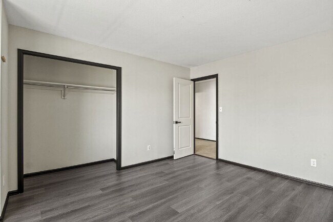 Building Photo - Huge Open-Concept Home in the Vibrant Briargate Neighborhood!