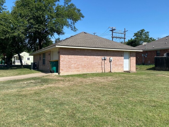 Building Photo - 3 BEDROOM CLOSE TO UMHB