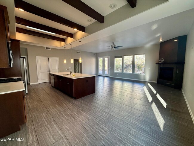 Building Photo - 1252 Desert Mirage Pl