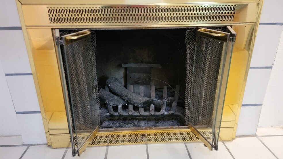 Building Photo - 7400 N Meredith Blvd